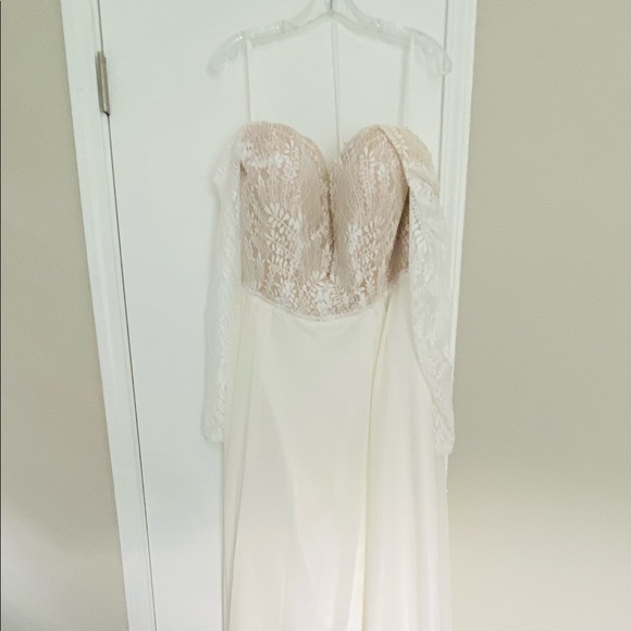 COPY - NWT Lillian West Ivory Wedding Dress - Picture 15 of 16